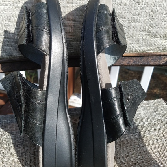 Abeo sandles - Picture 2 of 4